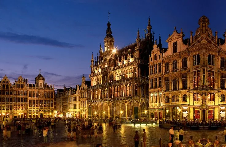 Grand Place in Brussels at night