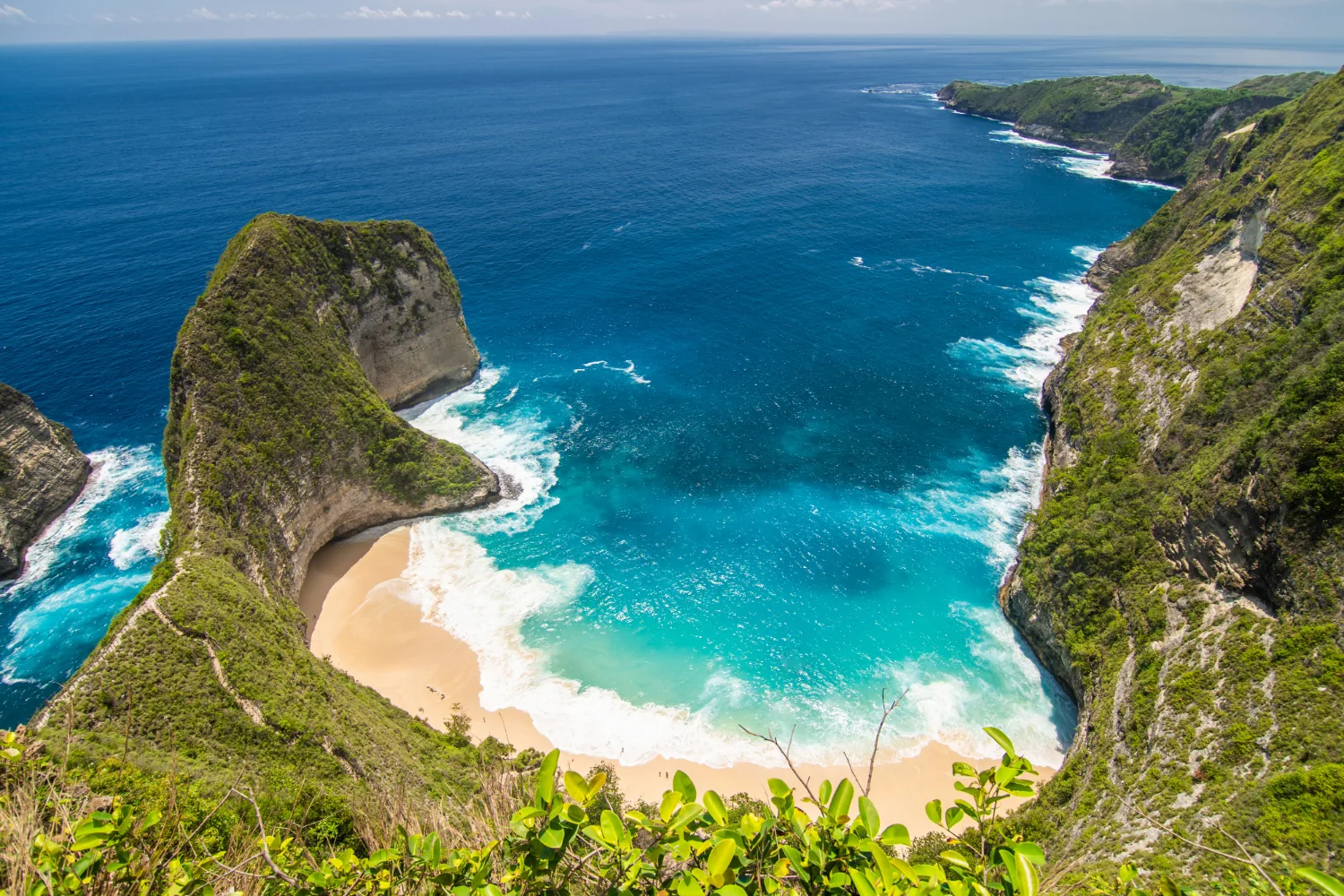 Kelingking Beach cliffs in Bali